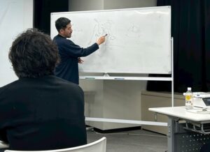 東京・赤坂でインプラント外科セミナーの講義を行う橋口歯科赤坂ガーデンシティ理事長|クレスタルアプローチについて解説